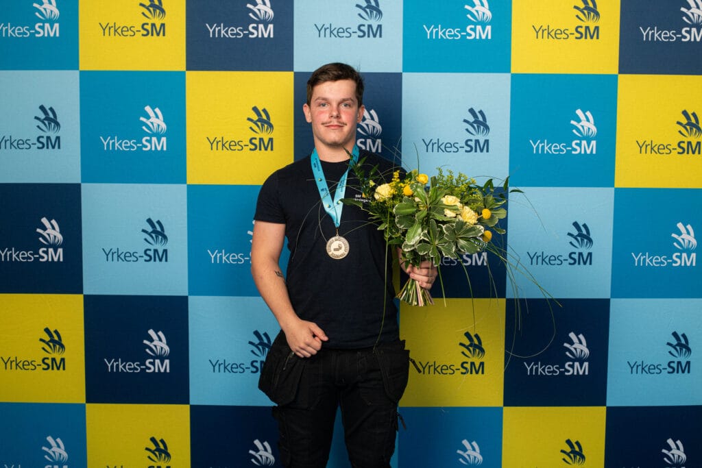 Alexander Mellblad, vann guld i byggnadsplåtslageri