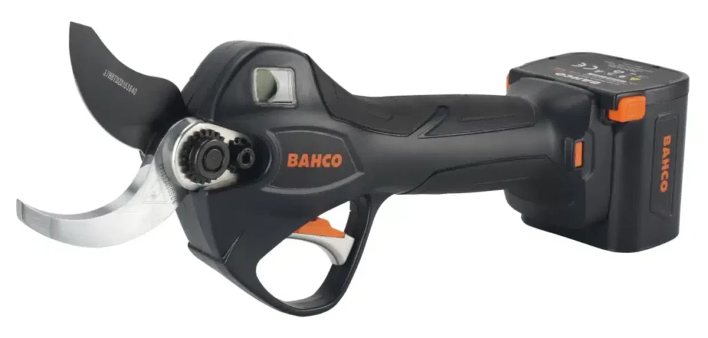 Ny teknik för effektiv beskärning – Bahco presenterar sladdlösa sekatörer På bild en av dom 3 nya sekatörerna BCL240