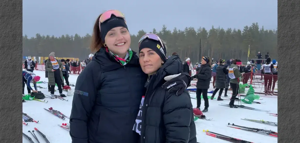 Så tog Sara och Elsa saken i egna händer – startade kvinnligt byggnätverk Från vänster i bild: Elsa Boberg och Sara Petrusson gör sig redo för Tjejvasan