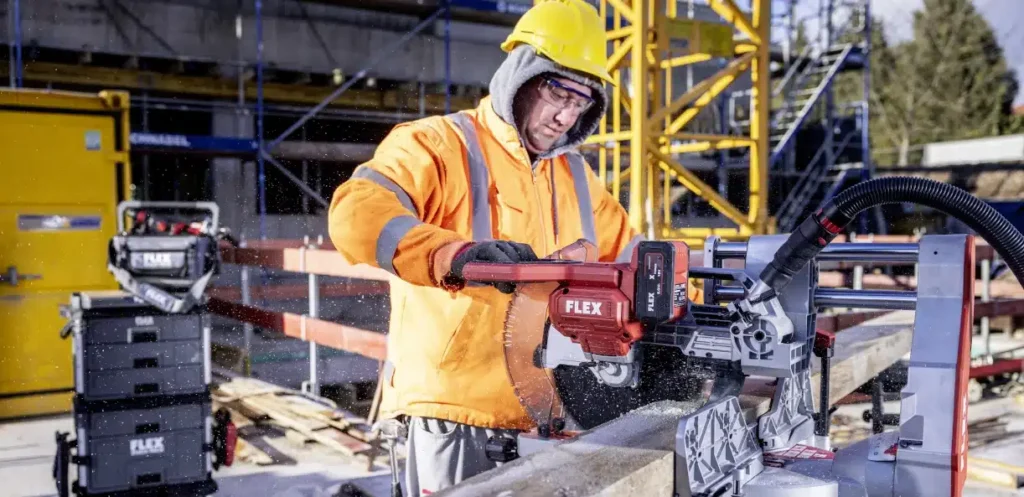 carpentersaw sms305 18v