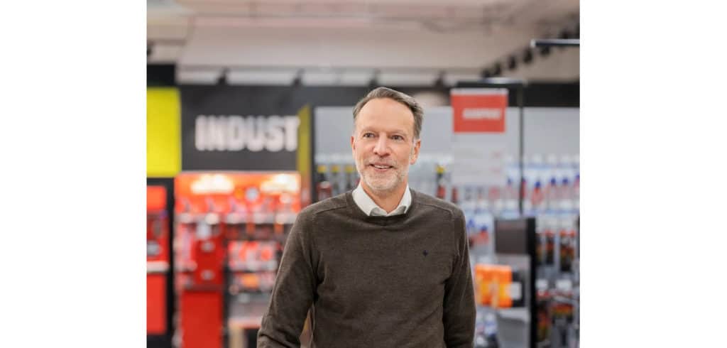 Swedol, som ingår i Alligokoncernen, har ett brett sortiment av egna varumärken inom arbetskläder, personligt skydd, verktyg och förnödenheter. Alligos vd Clein Ullenvik. Foto Alligo