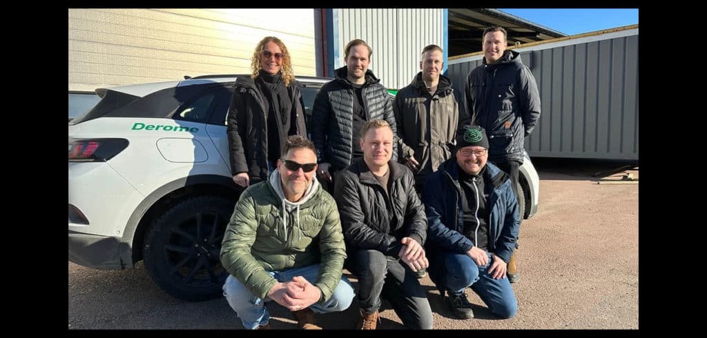 Derome nyanställer i vikande byggbransch Derome fick hundra ansökningar på varje ledigt jobb. Platschefen Johan Larsson längs ner till höger i bild. Foto Derome