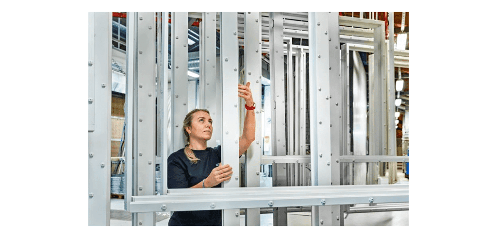 Elitfönster slår ihop fabriker och varslar One Factory är en satsning från Elitfönsters sida för att effektivisera företagets Vetlandafabriker. Bild Inwido