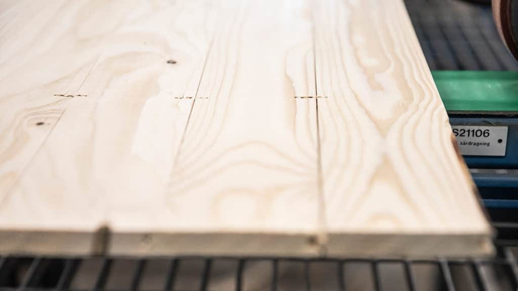 Råspontlucka tillverkad av Derome.