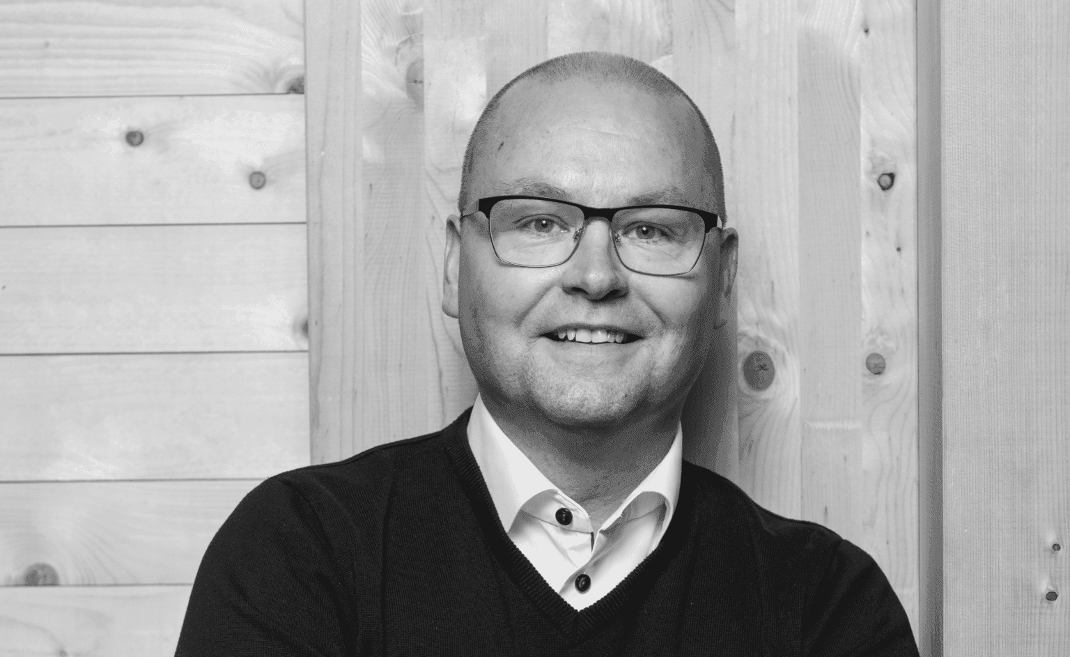 Jesper Åkerlund kan mycket om limträ. Foto Setra