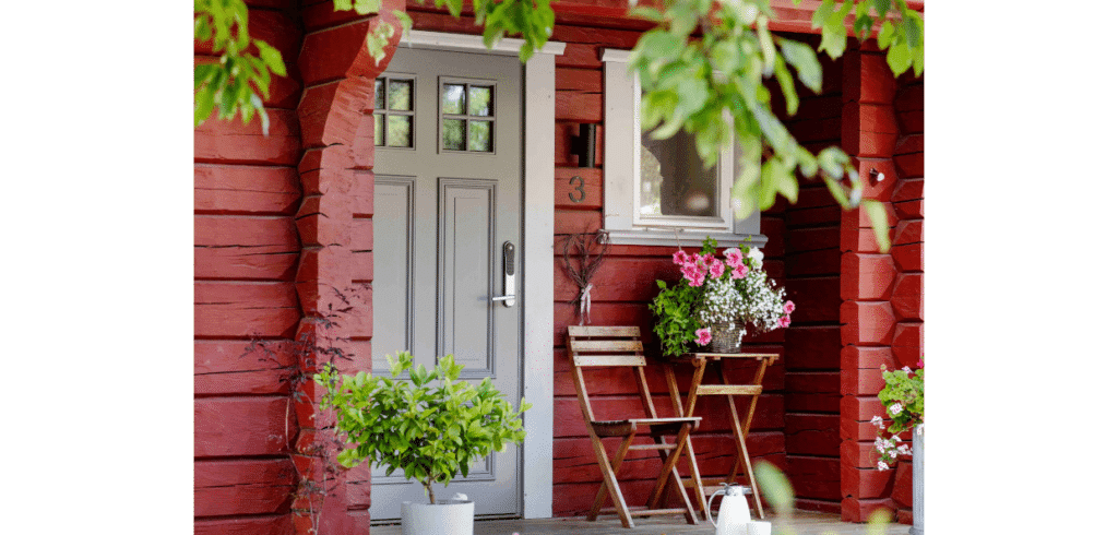 Leksandsdörren gör säkerhet till standard Leksandsdörrens enkeldörrar blir inbrottsskyddade som standard.