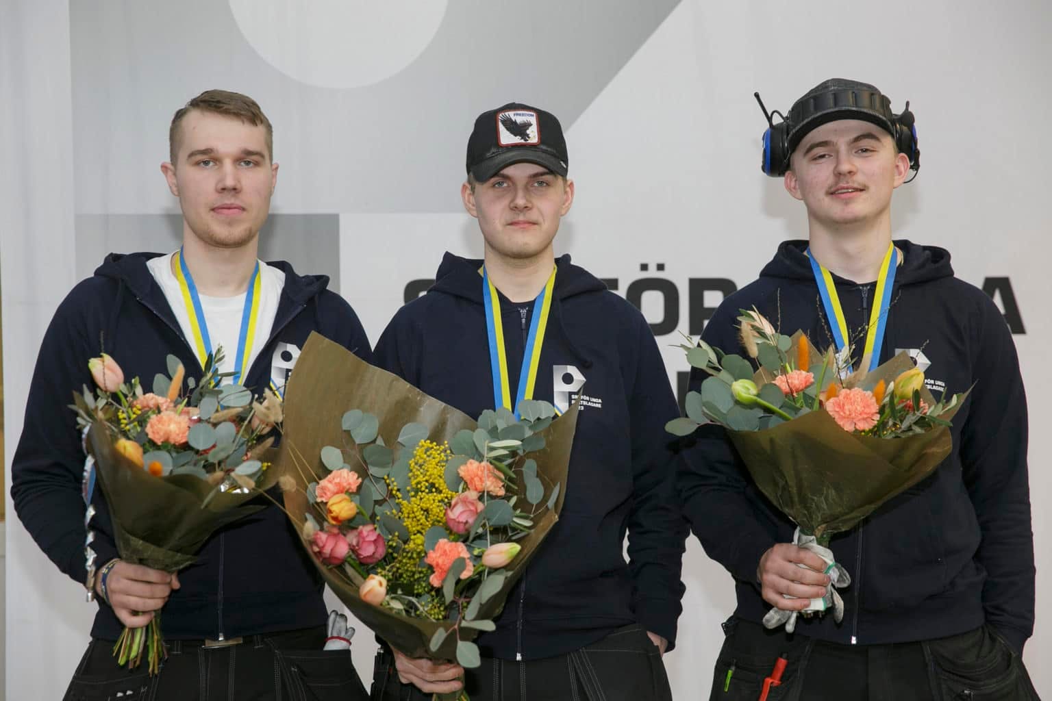 Sveriges bästa unga plåtslagare Markuss Teraudkalns, 2:a plats, Pontus Andersson, 1:a plats och Eddie Embretsen, 3:e plats. Foto: Jezzica Sunmo - Plåt & Ventbyrån.