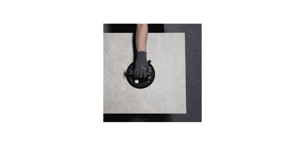 Bihui SCBA8 är en batteridriven plattlyft