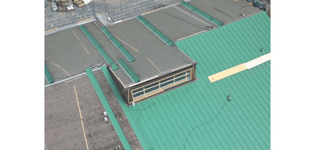 Projektet Vågig Plåt resulterade i en manual i samarbete med Svensk Byggplåt, material- och maskinleverantörer samt plåtkonsulter.