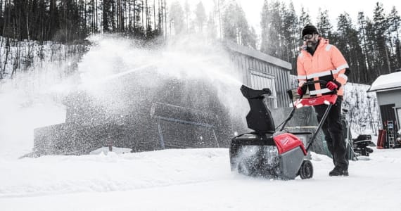 Nya M18 FUEL Snöslunga med Dubbla Batterier M18 Fuel Milwaukee