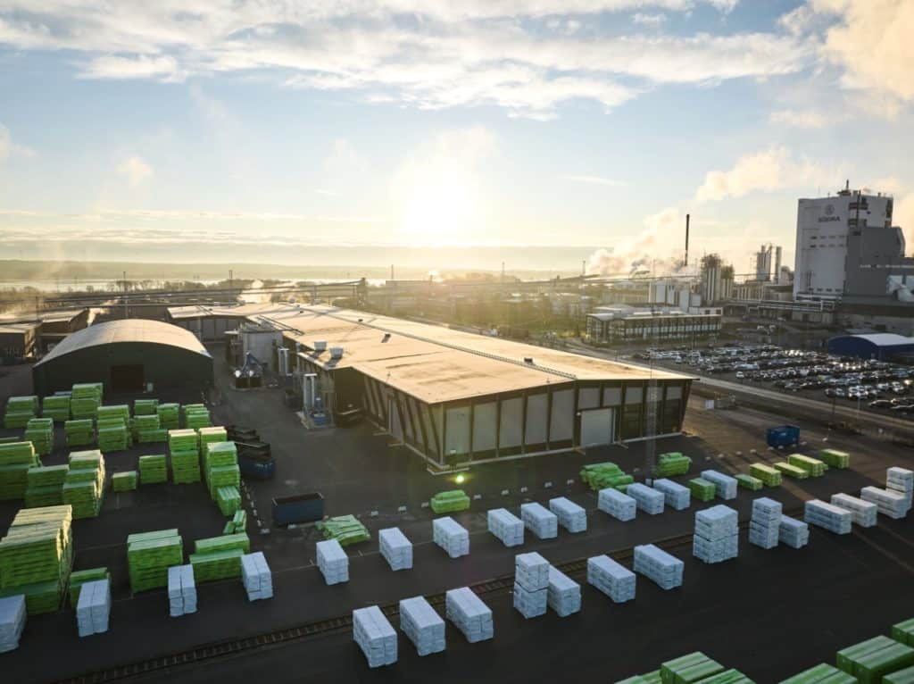 Södra tiofaldigar kapaciteten för korslimmat trä Södras nya fabrik i Värö. Bild Södra