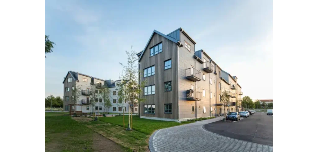 Kv Arken Växjö, Sajt Arkitektstudio. Fasad med naturnära färger, trä och fibercement i kombination.