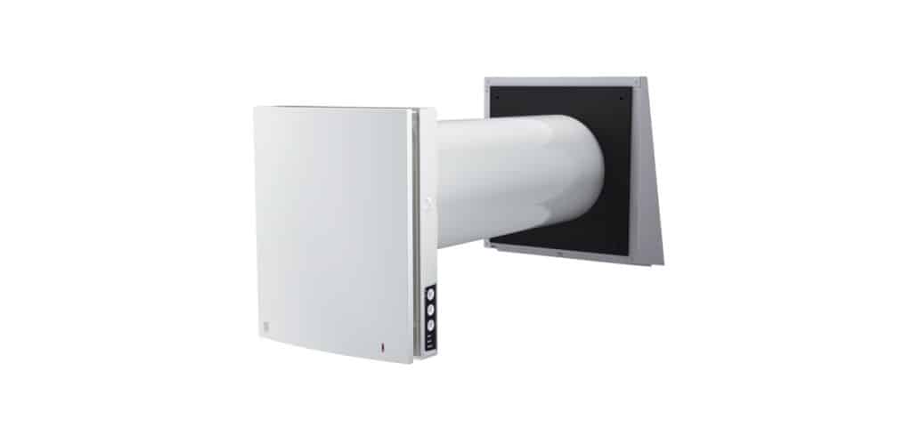 Ventiler med förbättrad värmeåtervinning Roomie WiFi V2 finns i både vitt och svart. Bild Flexit